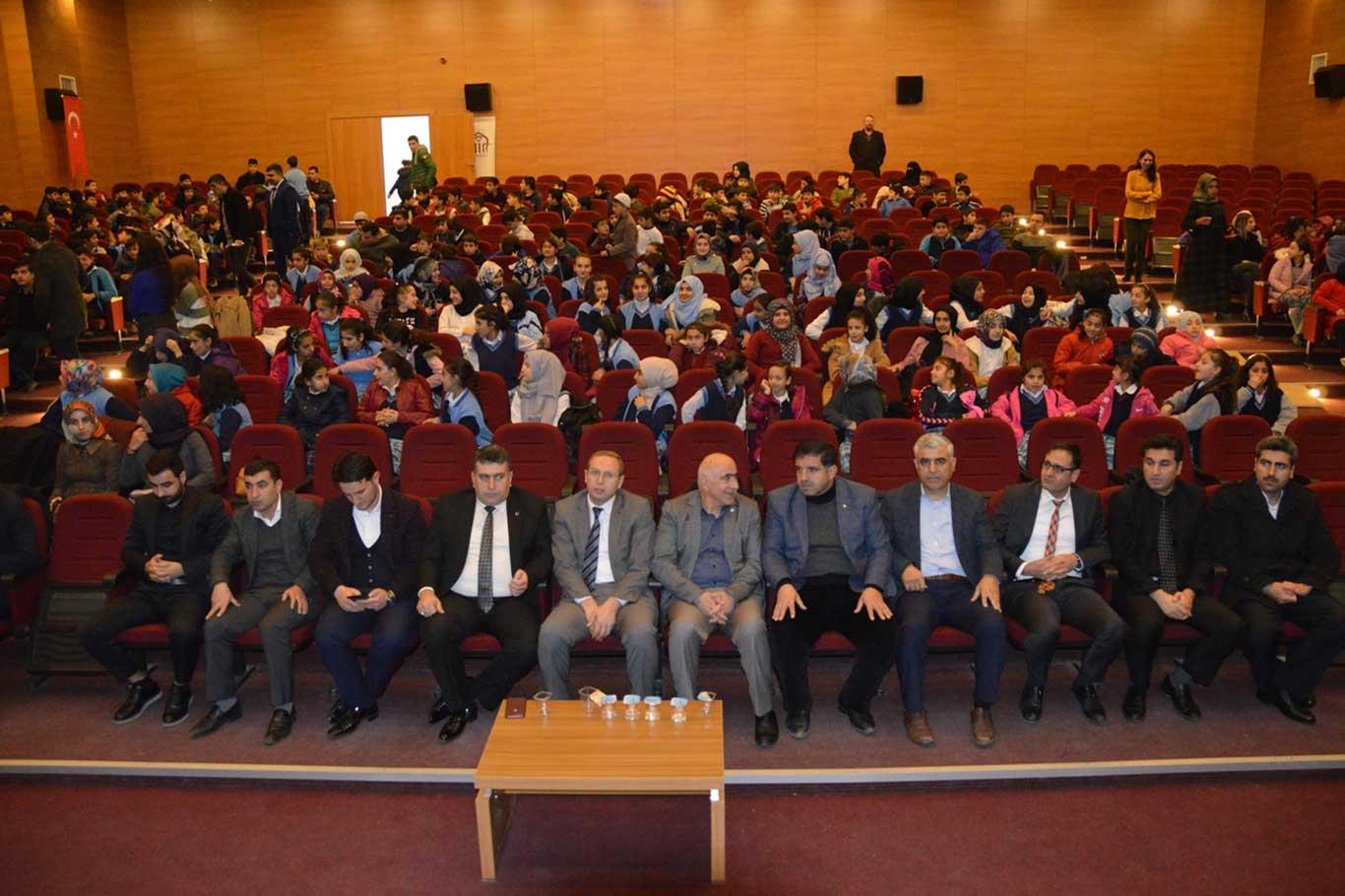 Siirt'te Kur'an-ı Kerim yarışmasının finali yapıldı Siirt'te Kur'an-ı Kerim yarışmasının finali yapıldı